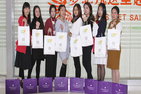 三月桃花，幸福女神节——PG国际欢庆三八妇女节