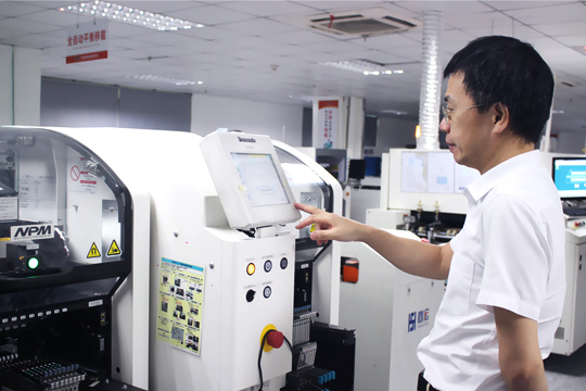 宝安日报报道：PG国际公司顾伟 三十载初心不改 深耕LED显示屏研发