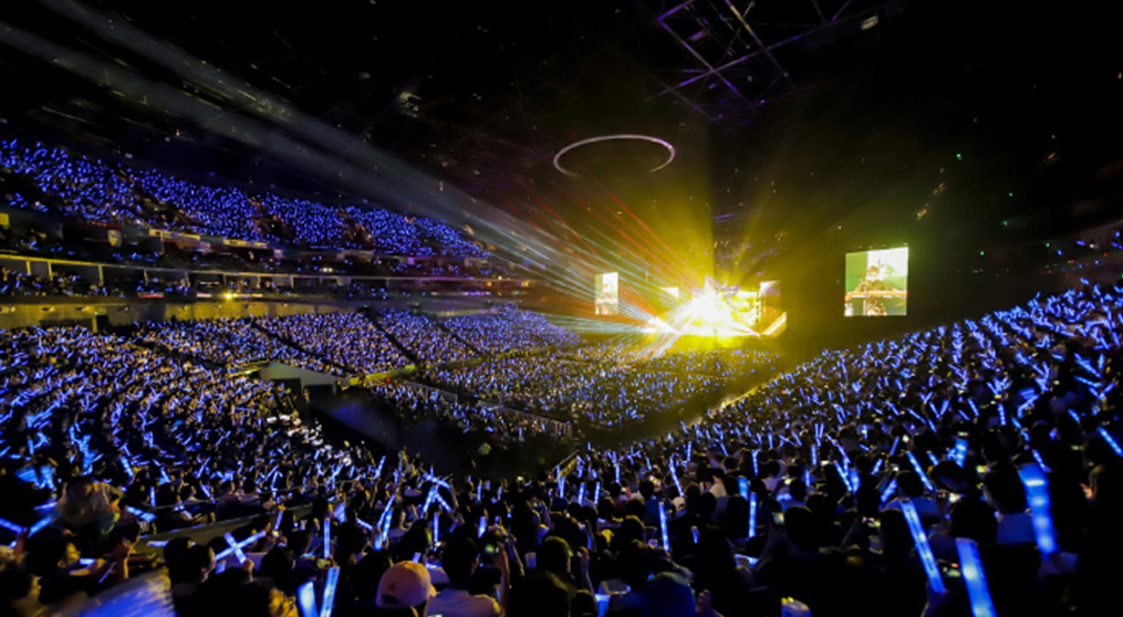 伍佰上海演唱会舞台透明LED显示屏项目