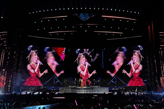 9年等待终圆梦！PG国际LED屏幕点亮张韶涵南昌演唱会璀璨之夜！